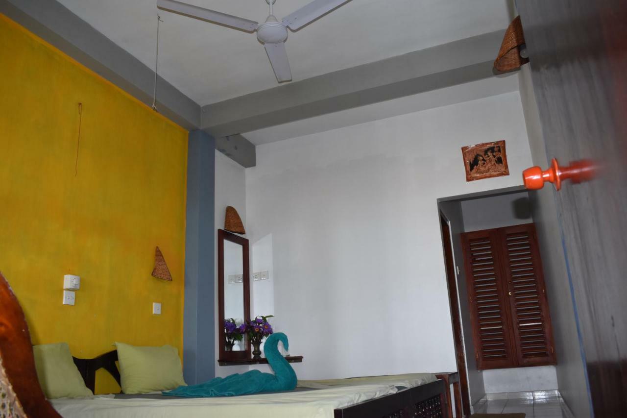 Whitepearl Beach Hikkaduwa Exterior photo